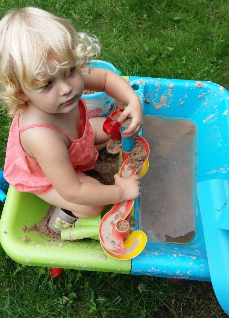 Surviving a heatwave with toddlers (3)