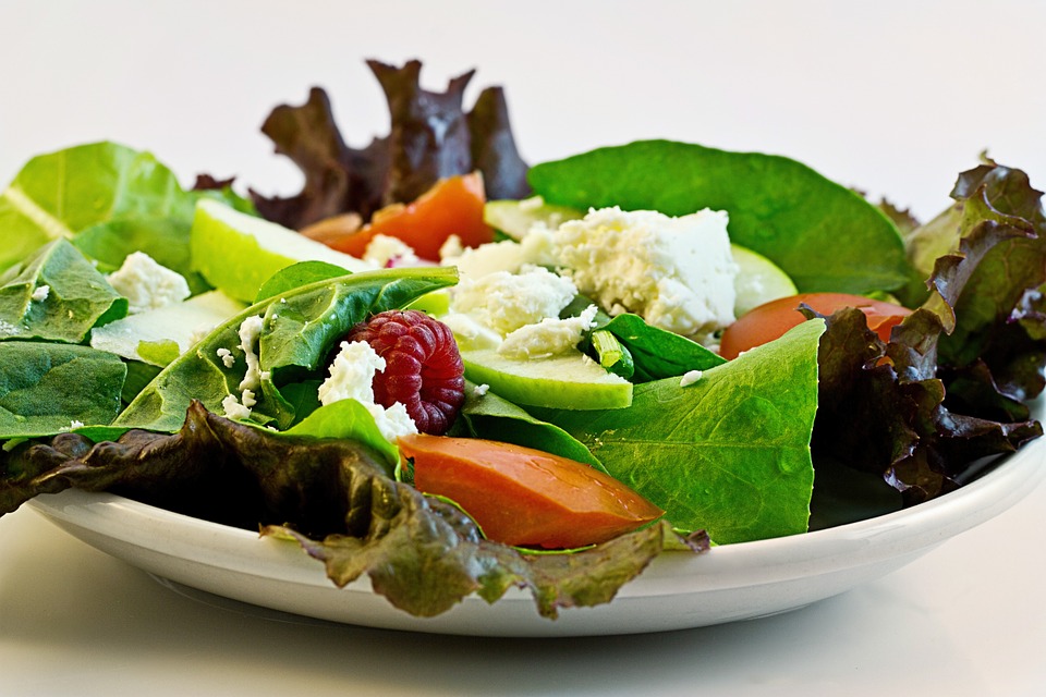 salad - new year's resolutions for mums