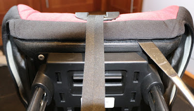 Step by step: Removing the covers from an Axkid Minikid car seat