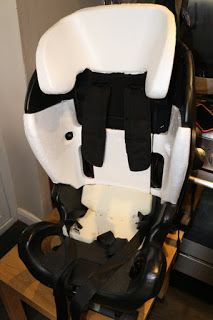 How to remove the covers from an Axkid Minikid carseat