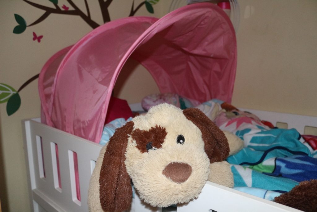 Should boy and girl siblings sharing a bedroom or are separate bedrooms better for siblings?
