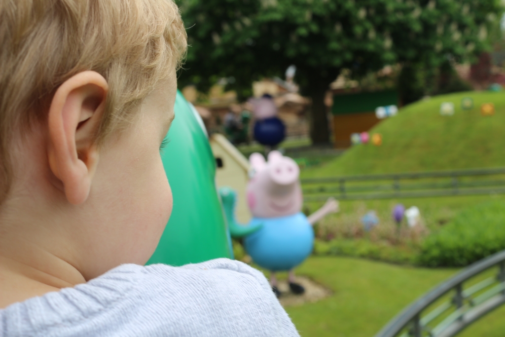 Peppa Pig World: George's Dinosaur Adventure
