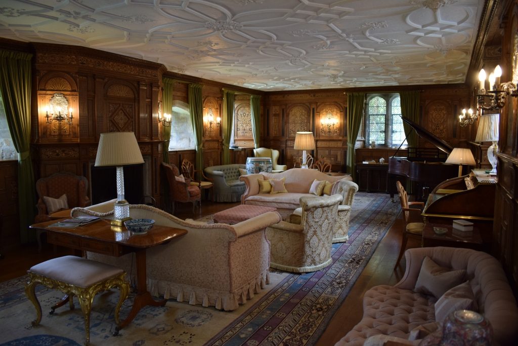 Drawing room at Hever Castle