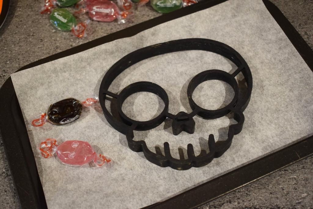 Make edible Halloween decorations with Swizzels sweets step by step