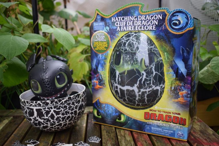 Hatching Baby Toothless Hatching Dragons review: How to hatch baby Toothless interactive dragon