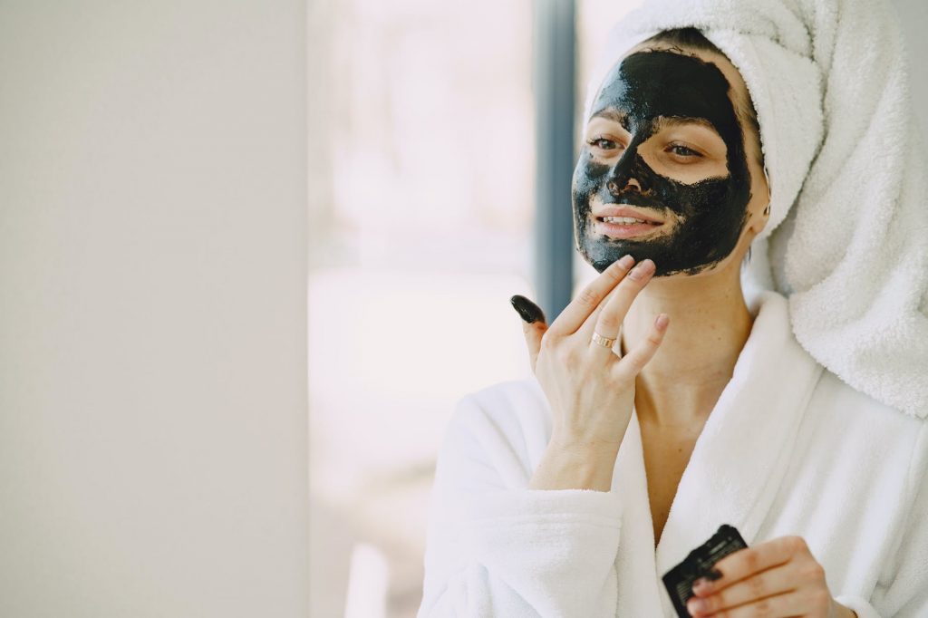 woman with facemask