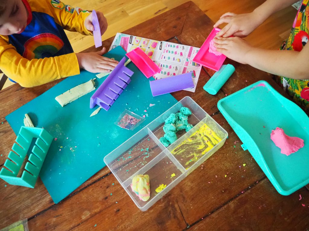 Fifth birthday gift guide - so sand DIY set