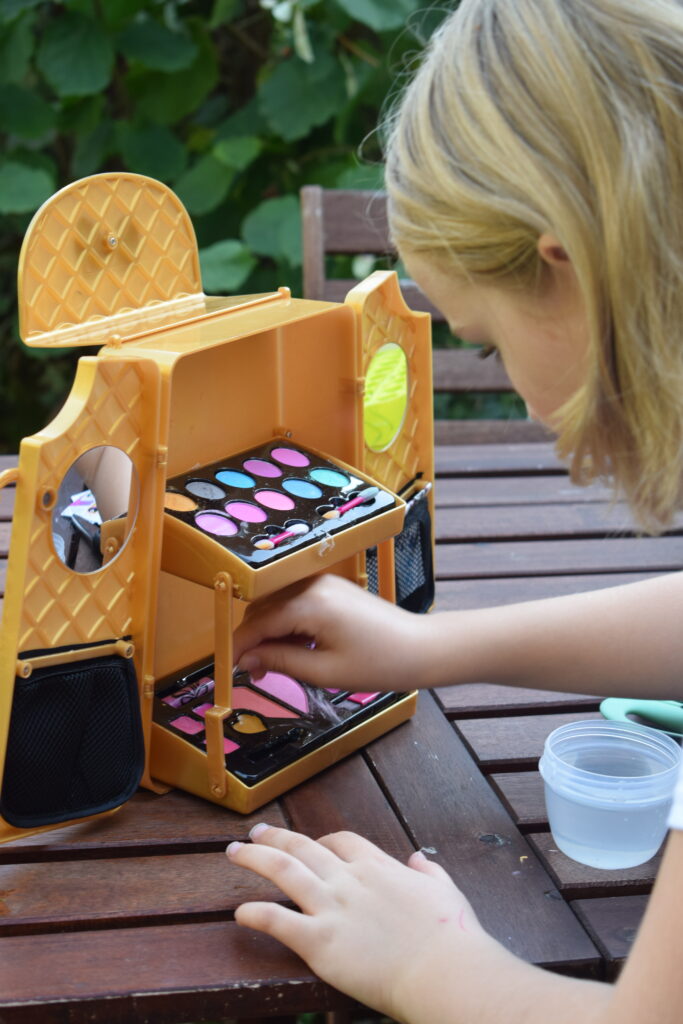 Being like mum with an Instaglam make up bag from Very.co.uk - the benefits of imaginative play
