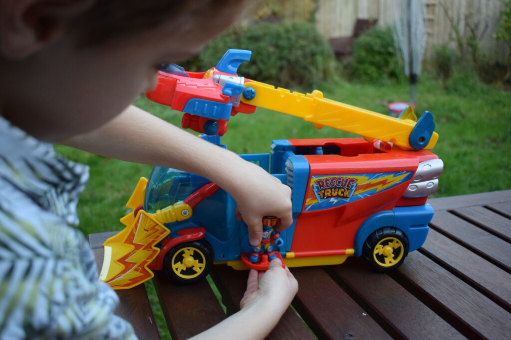 The SuperThings Rescue Truck review Superzings