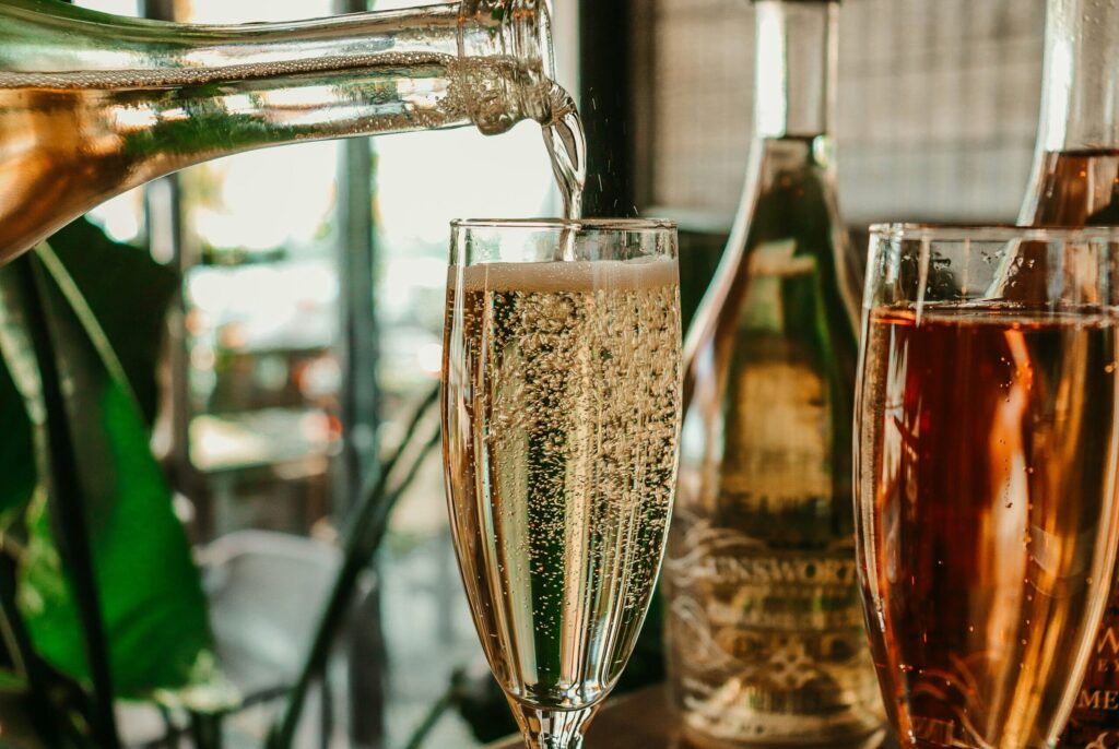 Why English Sparkling Wine Is Booming (And Why Most of It Leaves the Country)